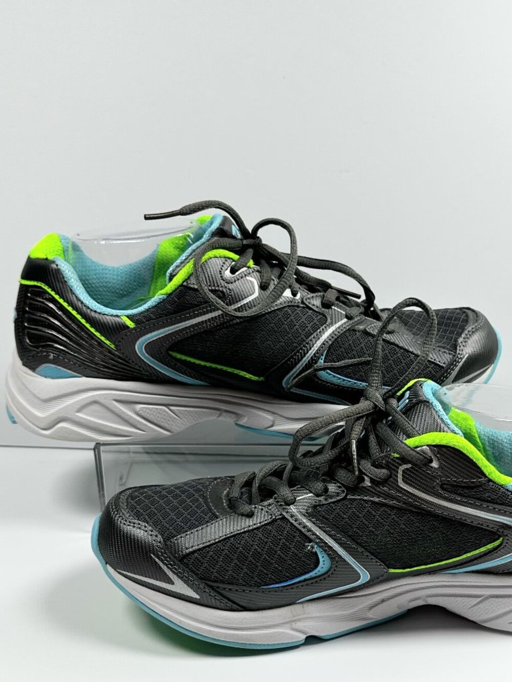 Filas Windshift Women’s Gray Neon Green Sneakers Size 11, Pre-owned